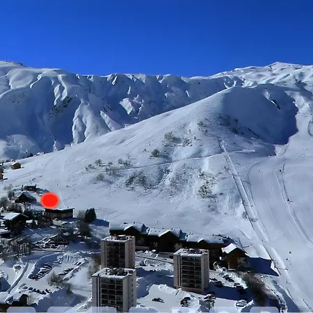 Jean Pierre Skilodge Chalet